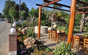 Hotel Dougas